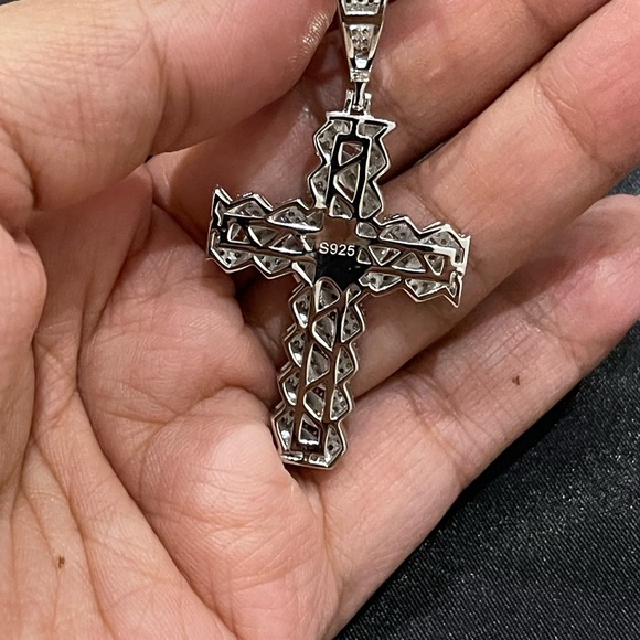 Vvs Certified Diamond Cross pendant, Documents Included, Passes diamond tester! - Picture 4 of 9